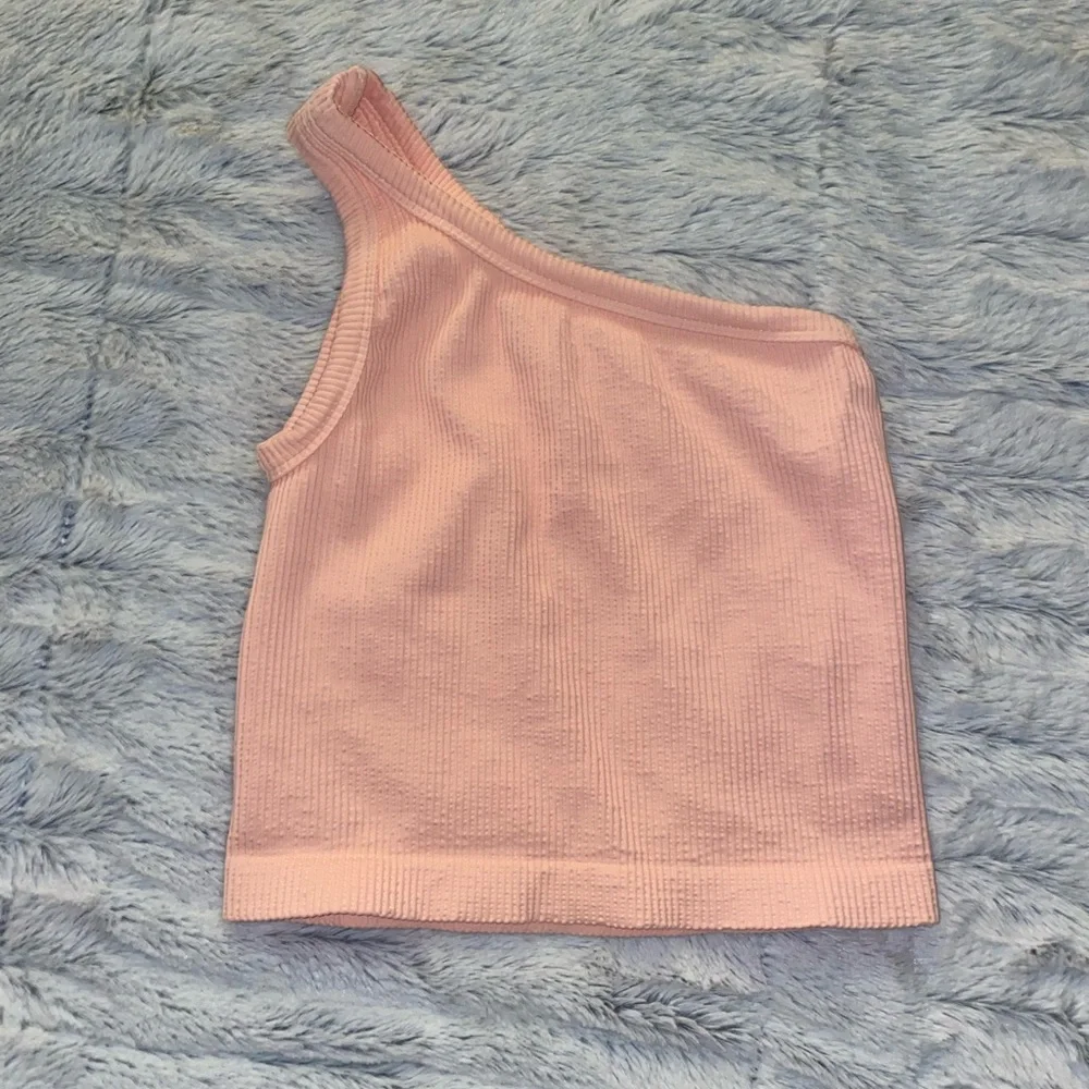 Crop top bundle! - Picture 4 of 6